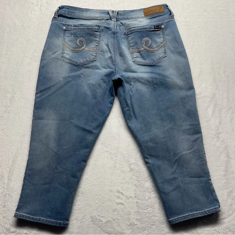 Seven 7 Women’s Capri Jeans Denim Embroidery Back Pockets Distressed Size 14 - Picture 10 of 15